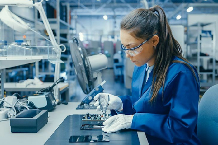 How Canadian Businesses Save Time and Cost with Manufacturing Assembly Services